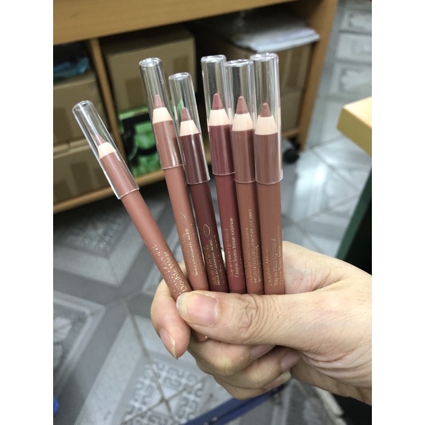 Chì môi Estee Lauder