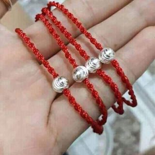 Vòng tay chỉ đỏ bi bạc ta