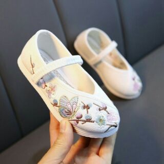 Giày búp bê kiểu cổ trang