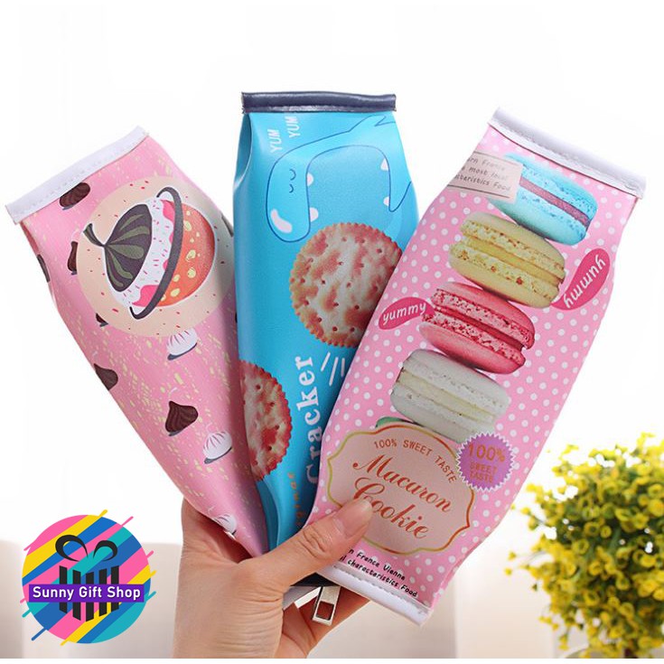 Hộp bút, hộp viết da mềm mô phỏng Gói Kẹo in hình bánh quy, macaron xinh xắn