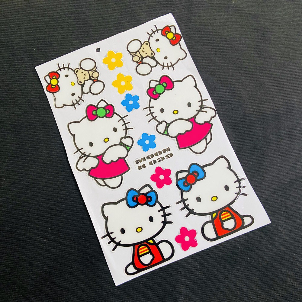 [CỰC RẺ] TẤM TEM DẬP NỔI NHIỀU LOGO MẪU HELLO KITTY TRANG TRÍ XE SIÊU CHẤT ( NGẪU NHIÊN)