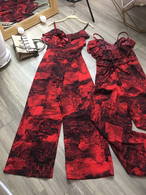 Jumpsuit dài 2 dây bèo cổ sale 179k