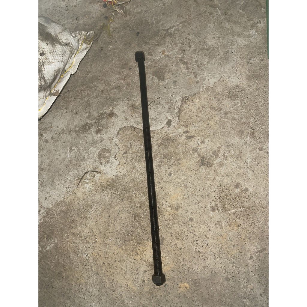 Sản phẩm gia đình làm: Bu lông xăngtan 10 dài 30cm