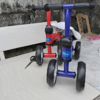 Xe chòi chân thăng bằng cho bé