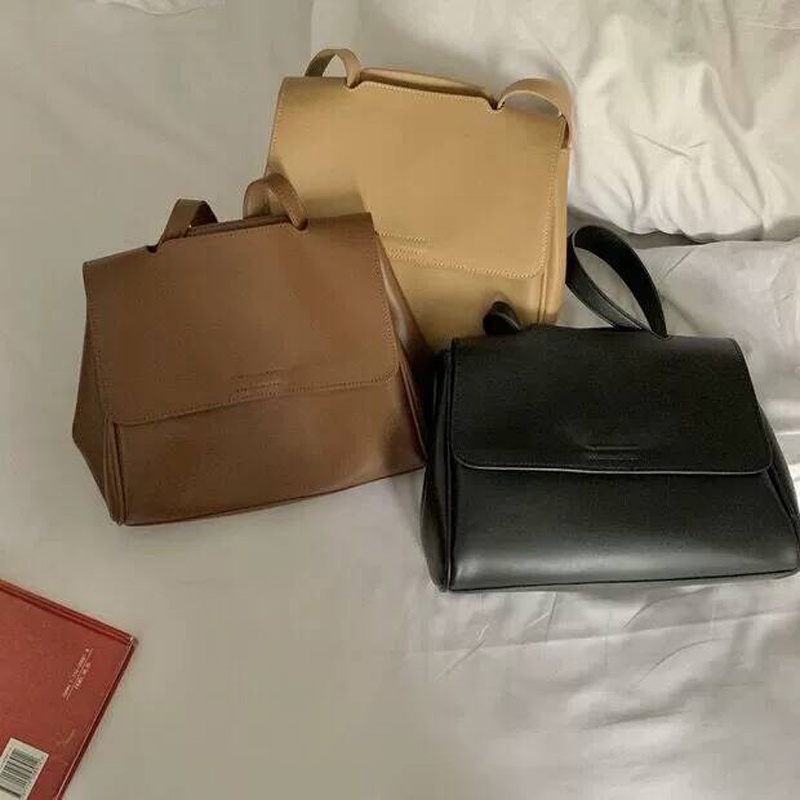 Túi Đeo Chéo Khóa Nam Châm Ba Chiều Cho Nữ