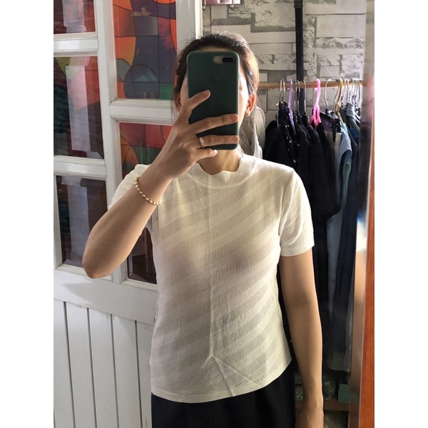 Áo len màu trắng tay ngắn vạt xéo