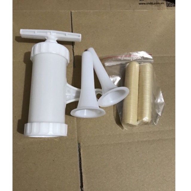 Dụng cụ và vỏ làm xúc xích
