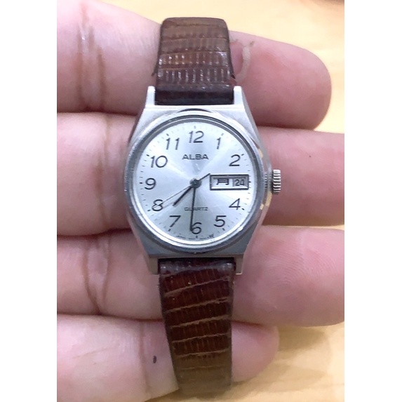 Đồng hồ nữ cao cấp chính hãng ALBA/Seiko.Hàng Secondhand.MADE IN JAPAN.Mặt đẹp có 2 lịch.Dây da zin mềm