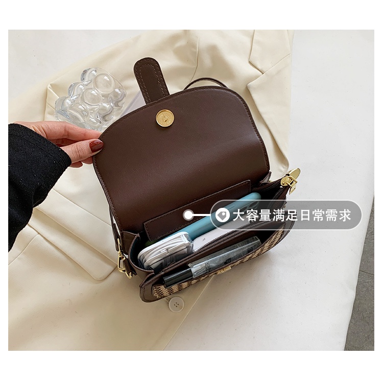 Túi đeo chéo IELGY họa tiết răng sói dễ phối đồ thời trang