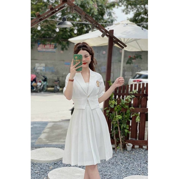 Sét váy thời trang nữ mặc đi chơi chất xốp áo khoác vest tay ngắn mix chân váy xoè xếp ly kèm áo lót cotton phong cách