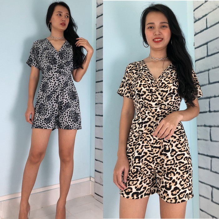 Jumpsuit ngắn cổ đắp chéo, tay liền, họa tiết da beo siêu sang, có size lớn S&amp;M GR0105
