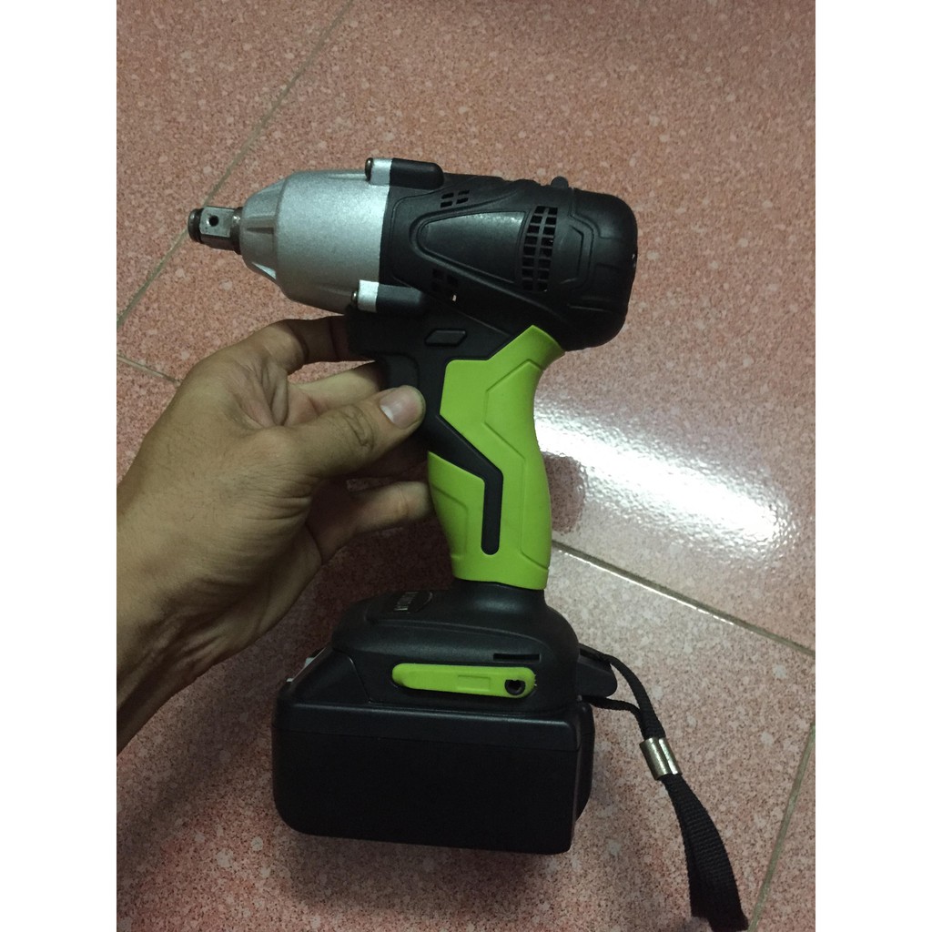 Máy Vặn Bu Lông Sử Dụng Pin 18V-4Ah không chổi than