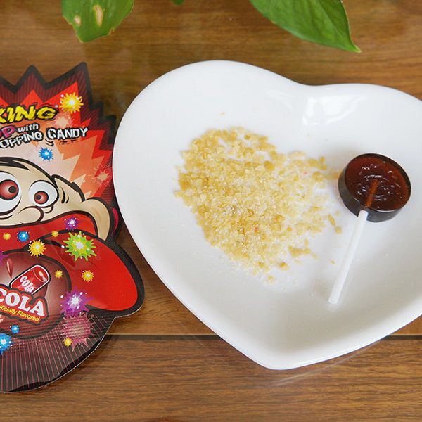 Kẹo mút nổ Striking Lollipop gói 13.8gr