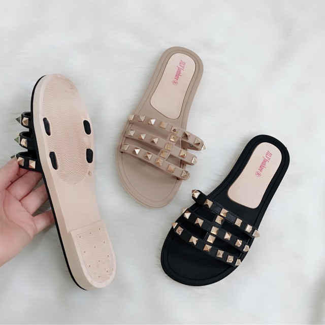 Dép nữ đính đinh