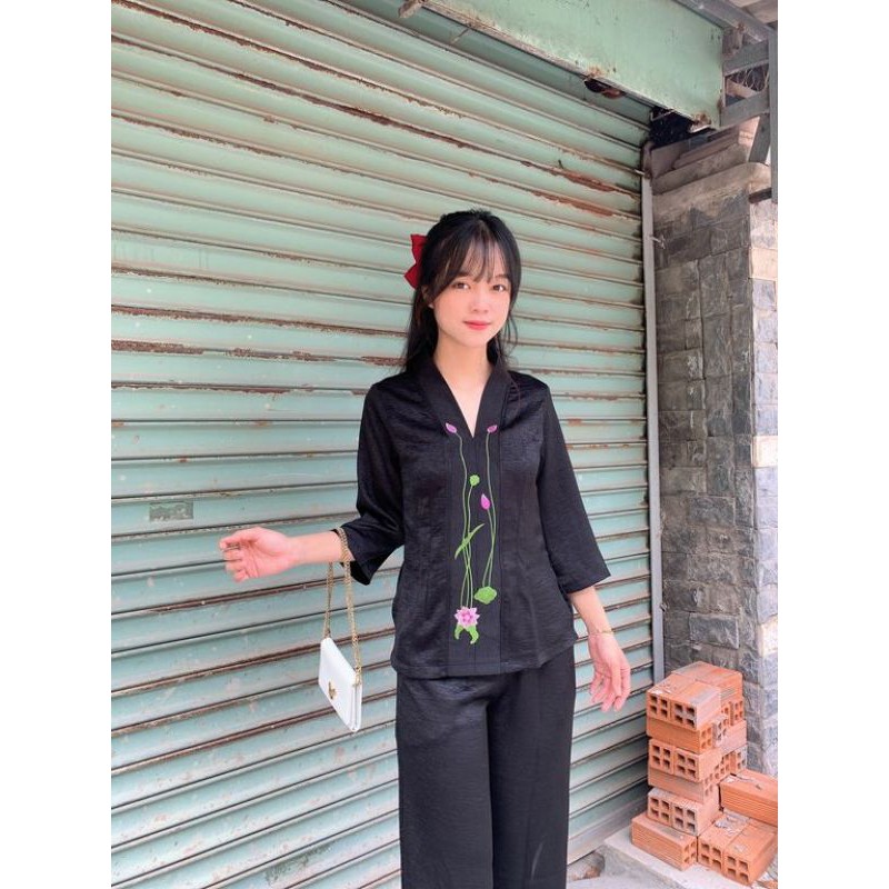 Đồ lam đi chùa mẫu lụa pháp thêu sen