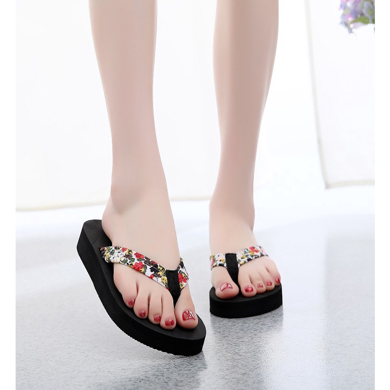 Dép lê sandal xỏ ngón quai in hoa đi biển mùa hè