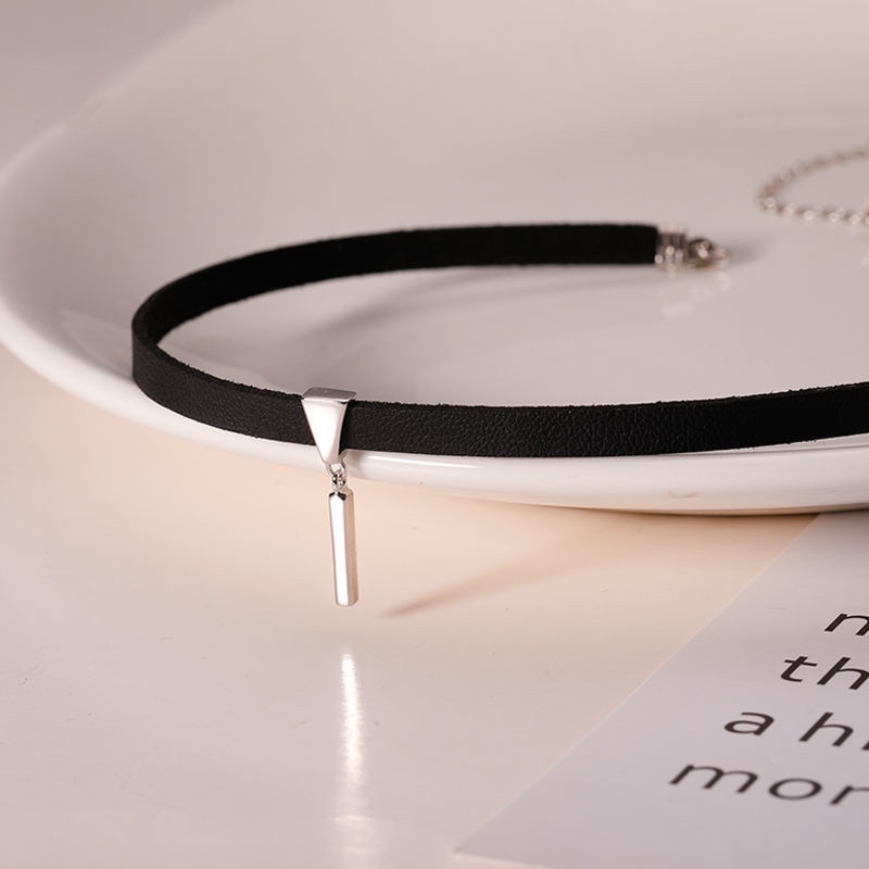 Vòng Cổ Choker Dây Da Đen Mặt Hình Học Đơn Giản Thời Trang