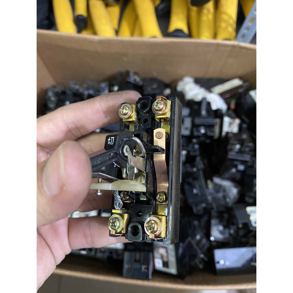 Aptomat cóc 20A nhật bản