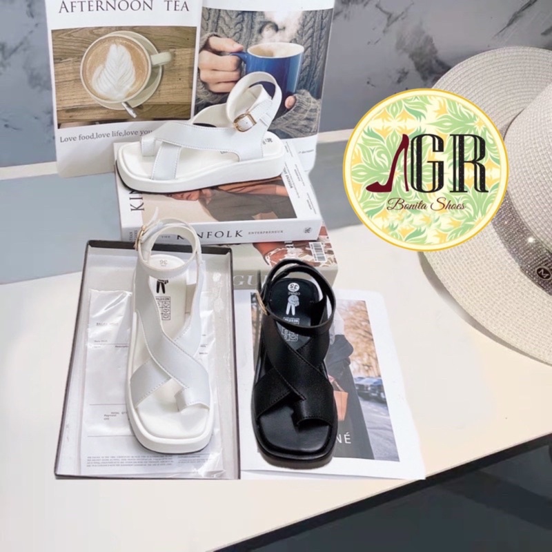Sandal bản xỏ ngón da mềm đế xuồng 3cmo