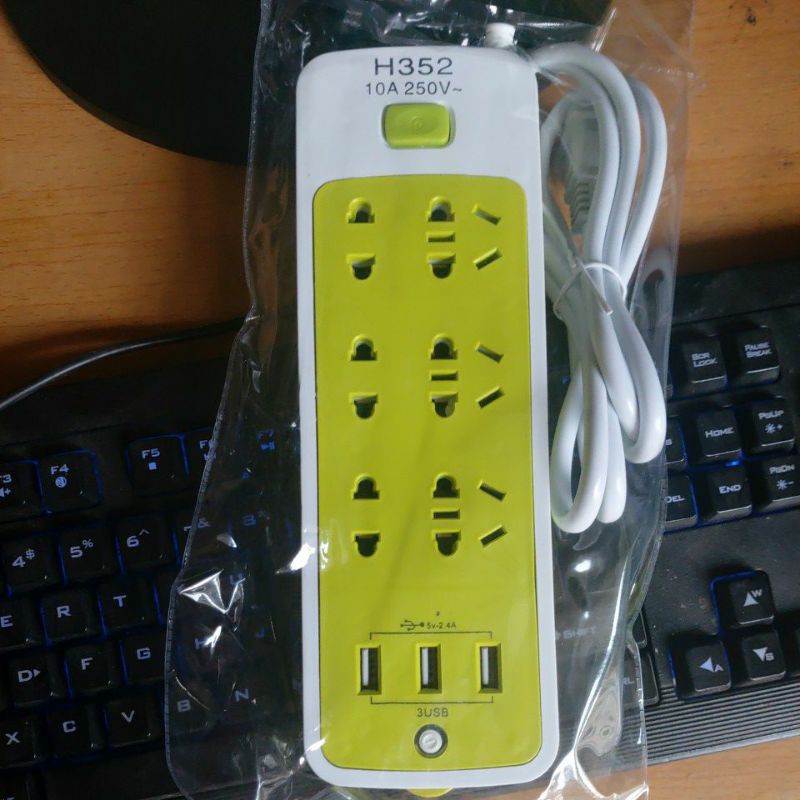 Ổ cắm đa năng 3 cổng usb 5V DC sạc điện thoại và 6 cổng nguồn 220VAC