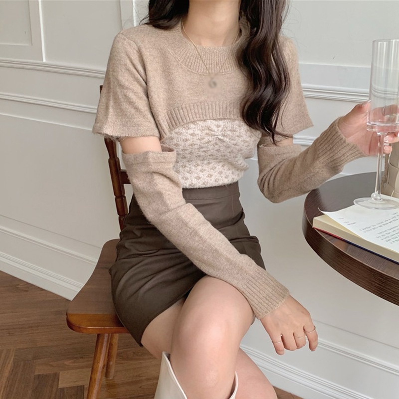 Set Áo Croptop 2 Dây Cổ Chữ V + Áo Khoác Cardigan Thời Trang Cho Nữ