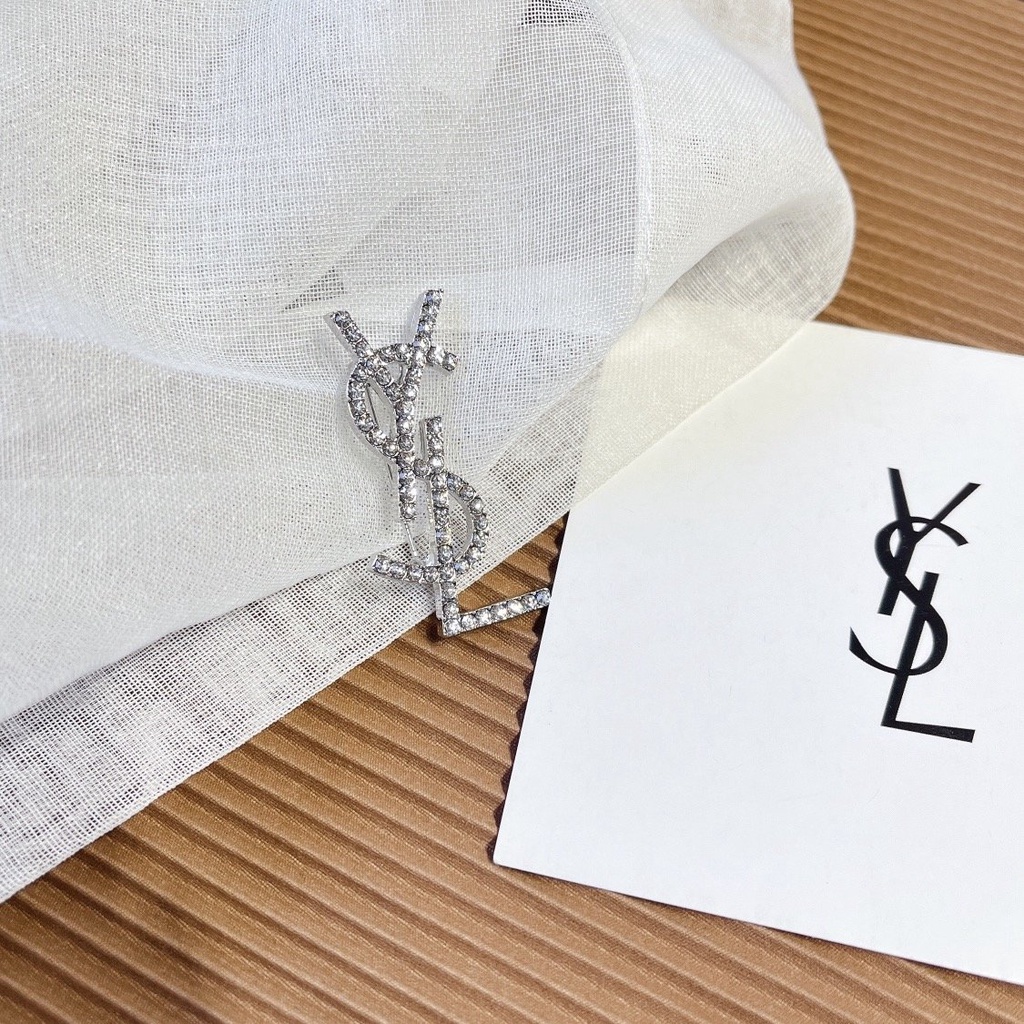 Huy Hiệu Cài Áo Hình YSL Thời Trang Cho Nam Nữ