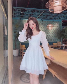 Váy trắng xoè công chúa