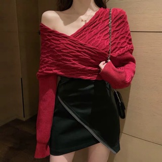 Áo len trễ vai
