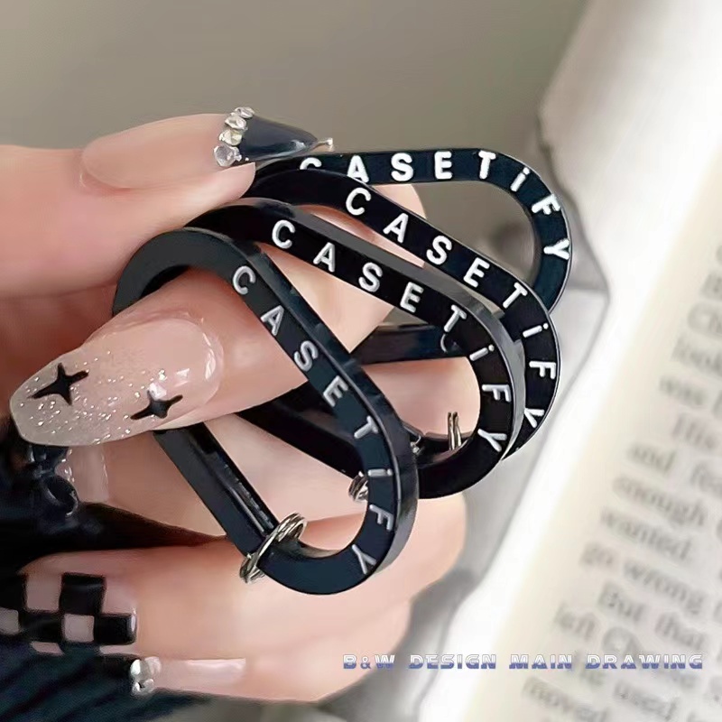 Móc Khóa Khắc Chữ Thời Trang Cổ Điển