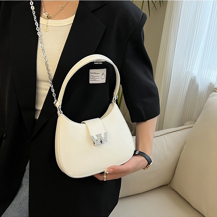 Túi xách nữ đeo chéo kiểu dáng Hàn Quốc chất da trơn mềm mịn khóa từ chữ W nhỏ nhắn Capucha T144