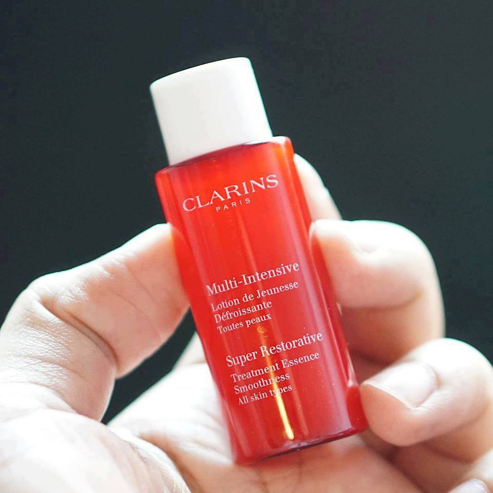 Nước Hoa Hồng Tinh Chất Clarins Super Restorative Treatment Essence Smoothness 10ml