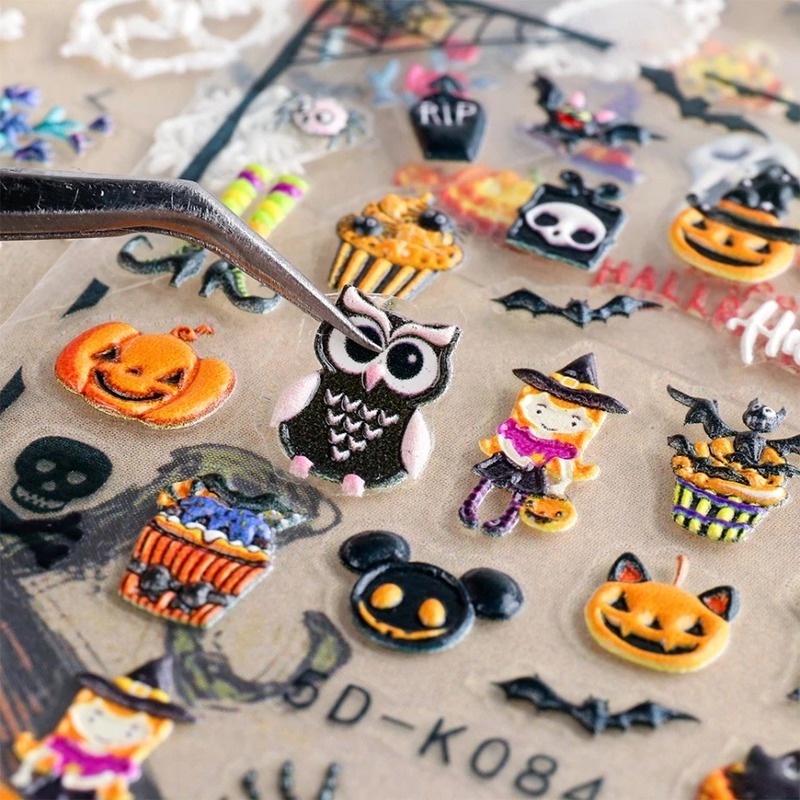 Miếng Dán Trang Trí Móng Tay Họa Tiết Hoạt Hình Halloween 5D Độc Đáo