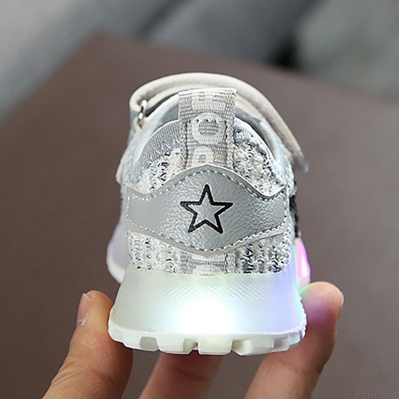 Sale 70% Giày đế gắn đèn LED phát sáng cho bé, Pink,23 Giá gốc 243,000 đ - 60A75
