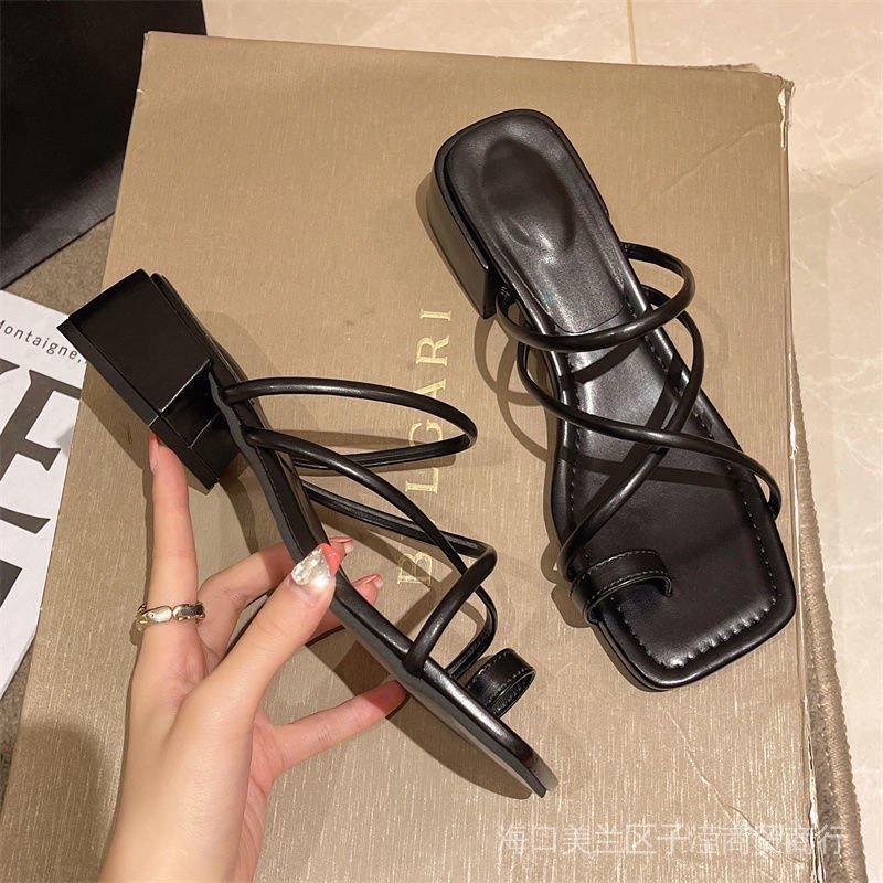 New stock fairy style one line sandals with sandals can be worn externally in spring 2023 with loose toe thick heel sandals for women's ins fashion half slippers