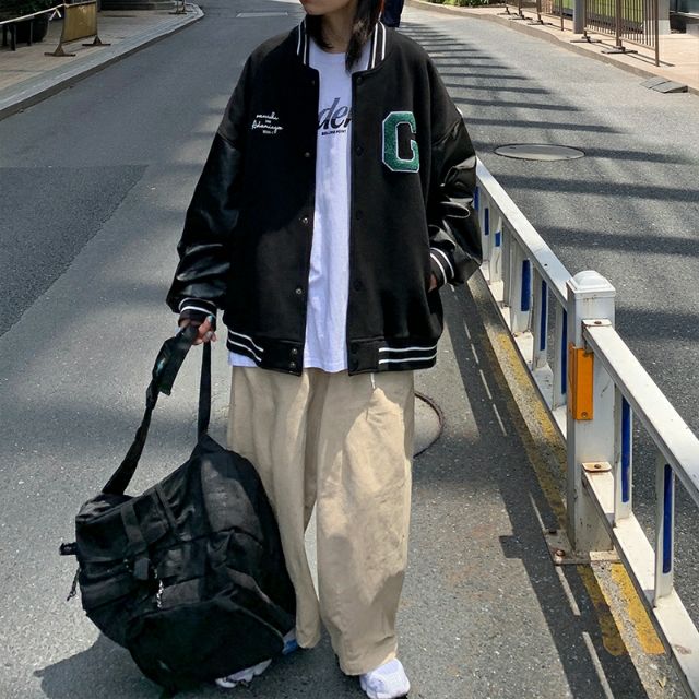 Áo khoác bóng chày màu đen trẻ trung cá tính | BigBuy360 - bigbuy360.vn