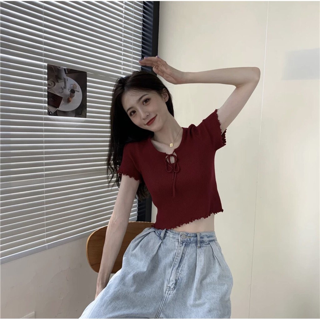 Áo croptop tay ngắn cuốn biên khoét ngực thắt nơ