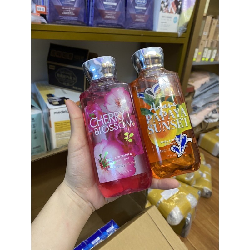 Dưỡng thể body của bath&amp;body works kèm bill us