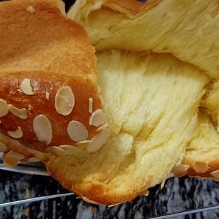 Combo bánh mì hoa cúc Brioche và bánh ăn dặm cho bé trên 1 tuổi