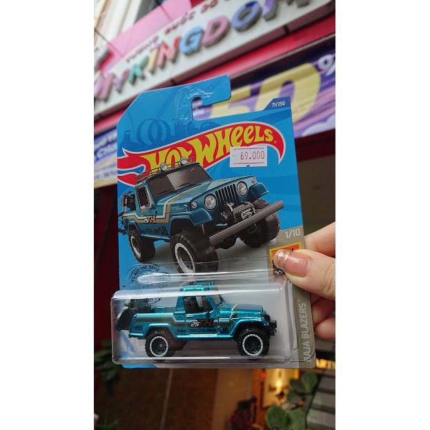 Xe mô hình Hot Wheels phiên bản cao cấp (Super T-Hunt)