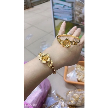 vòng tay hoa mai mạ vàng,màu 24 k sáng bóng có khóa