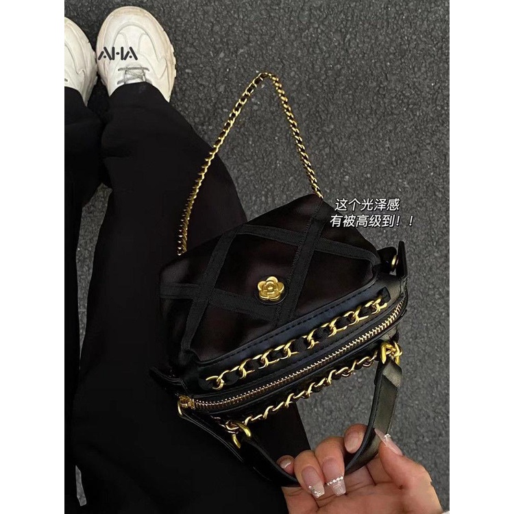 Túi đeo chéo AHA mini chất liệu nylon satin phối dây xích thời trang