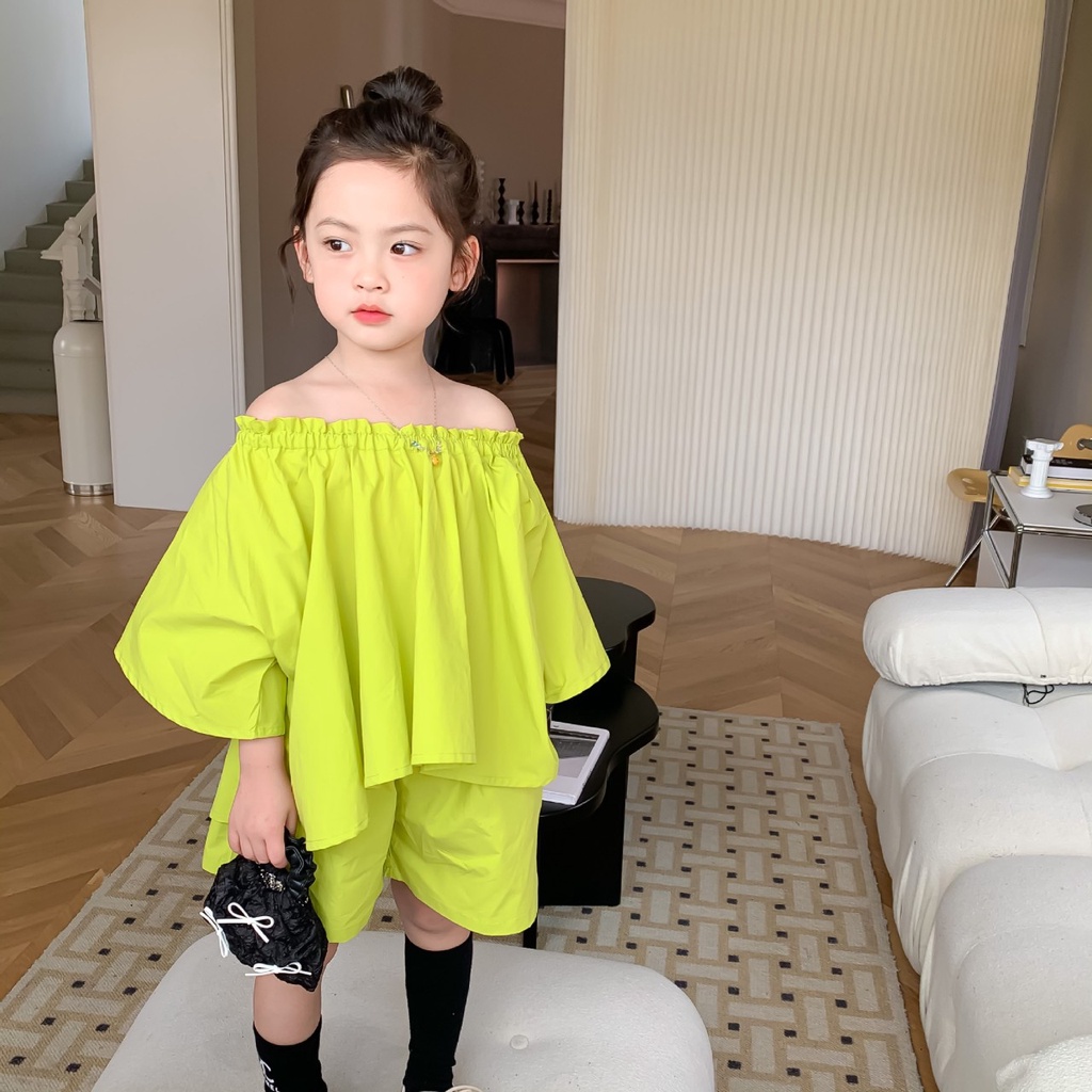 Sét trễ vai bé gái kiểu dáng Hàn Quốc màu xanh bơ, bộ xanh cốm cánh rơi quần short cho bé