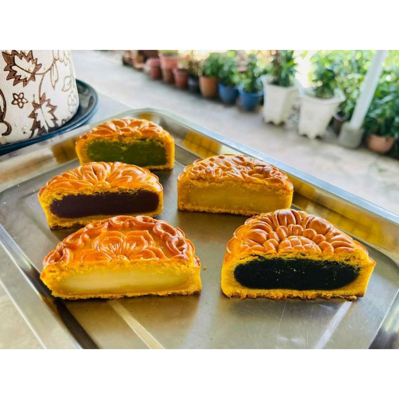 Bánh trung thu chay 200 gram nhân sen, đậu, dừa, môn, thập cẩm, đậu đen...