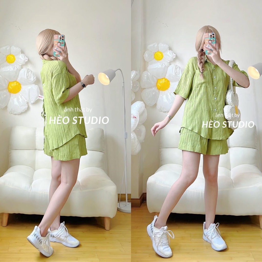 Set áo sơ mi xanh xốp sọc gân nổi xẻ tà sau mix quần đùi