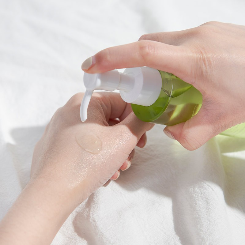 Dầu tẩy trang RNW dịu nhẹ làm sạch sâu cho da mặt và mắt 200ml