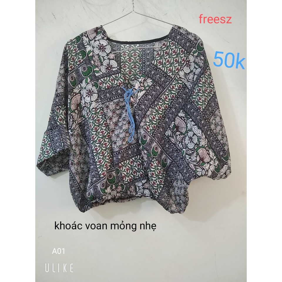 Áo voan form rộng hoạ tiết thổ cẩm. A01