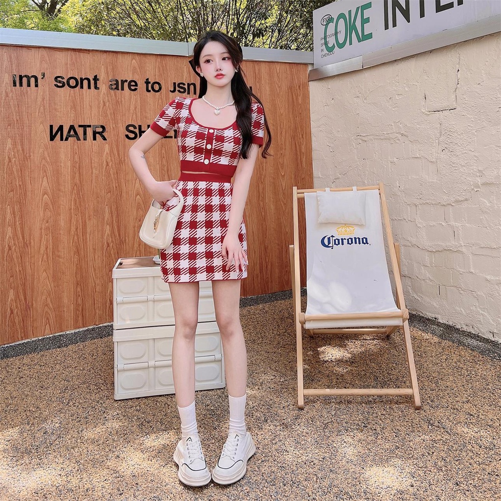 Set đồ ZHELIHANGFEI gồm áo thun tay ngắn và chân váy sọc caro thời trang xinh xắn cho nữ