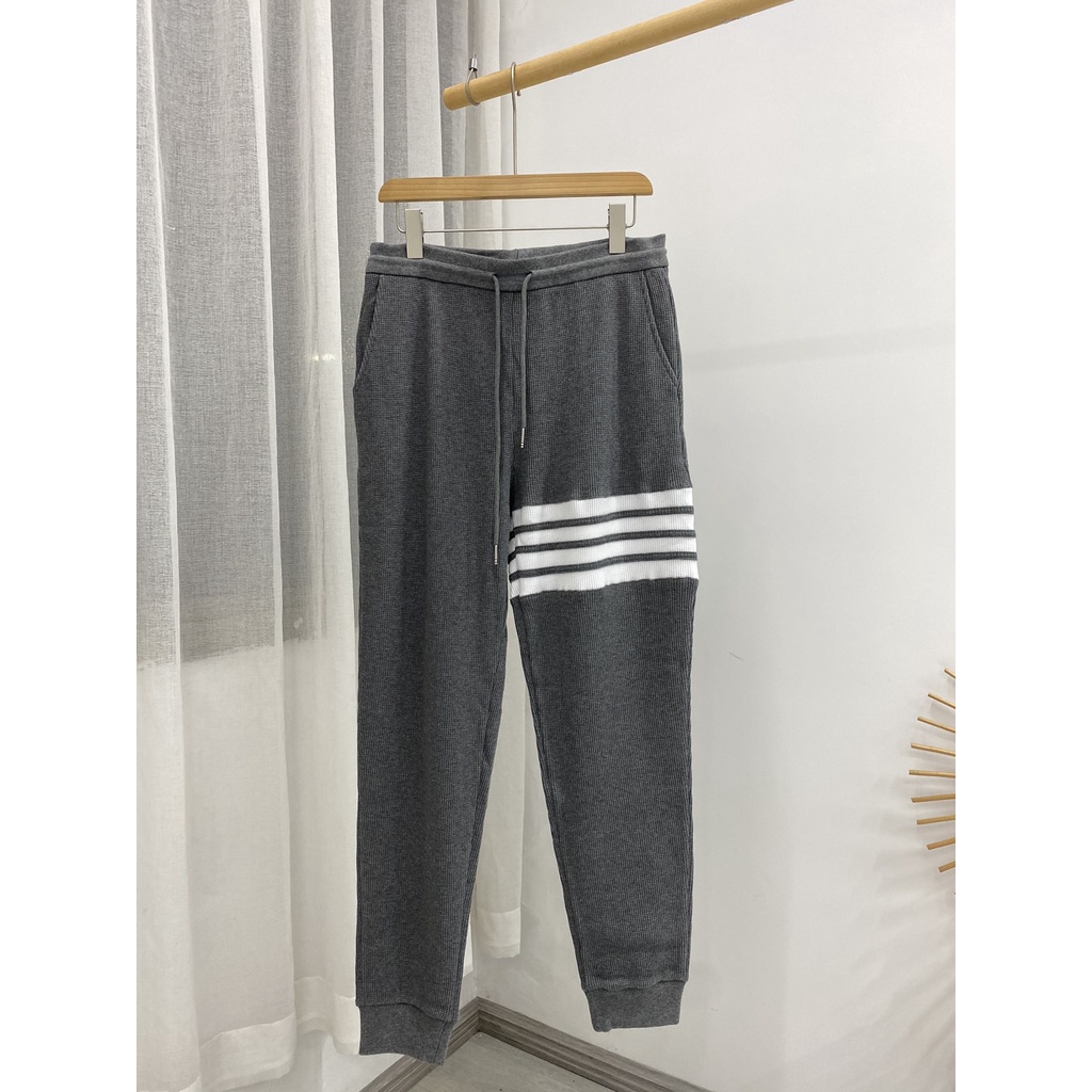 ⚡️[Hight Quality] - Quần Thom Brown Impoeted Cowhide The Pebble Grain Leather (Grey). Quần jogger TB