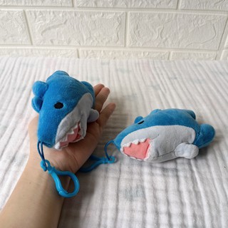 Cá heo xanh móc khóa miniso