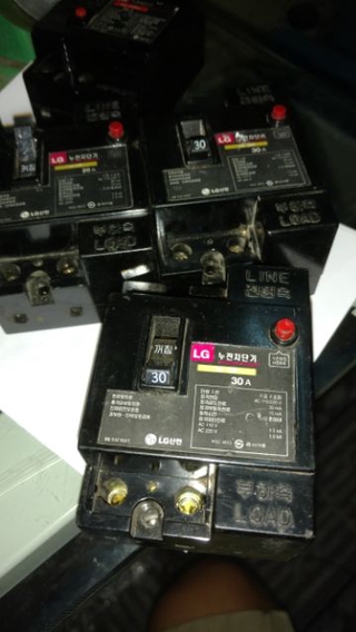 Aptomat chống giật LG 30A